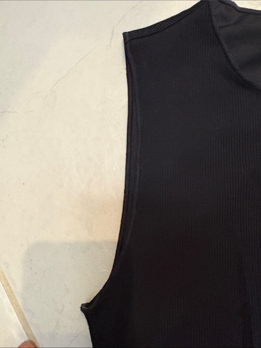 ALO Yoga Black Ribbed Sleeveless Tank with Center Logo small women - Picture 3 of 3